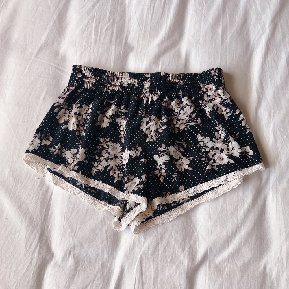 Floral Pattern Print Lace Tassel Shorts